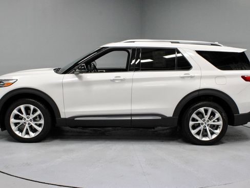 Used 2023 Ford Explorer Platinum w/ Technology Package AWD/4WD image 10