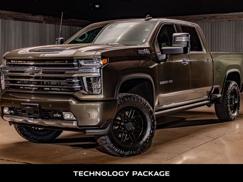 Used 2023 Chevrolet Silverado 2500 High Country w/ Technology Package image 5