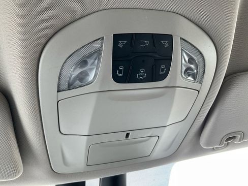 Used 2019 Chrysler Pacifica Touring Plus w/ Advanced Safetytec Group image 28