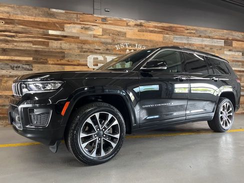 Used 2022 Jeep Grand Cherokee L Overland w/ Luxury Tech Group IV image 16