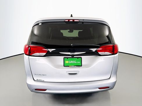 Used 2023 Chrysler Voyager LX FWD image 8