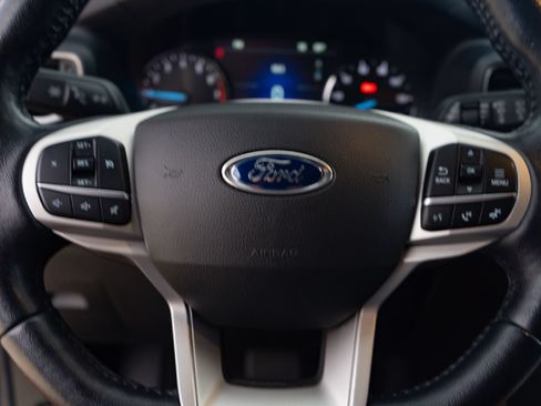 Used 2022 Ford Explorer XLT w/ Equipment Group 202A RWD image 11