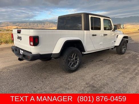 New 2025 Jeep Gladiator Sport AWD/4WD image 3