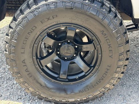 Used 2019 Toyota 4Runner TRD Off-Road Premium AWD/4WD image 10