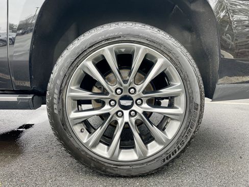 Used 2019 Cadillac Escalade ESV Platinum w/ Escalade Sport Edition image 10