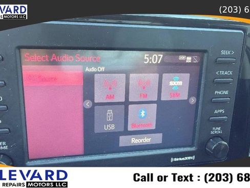 Used 2021 Toyota RAV4 XLE AWD/4WD image 24