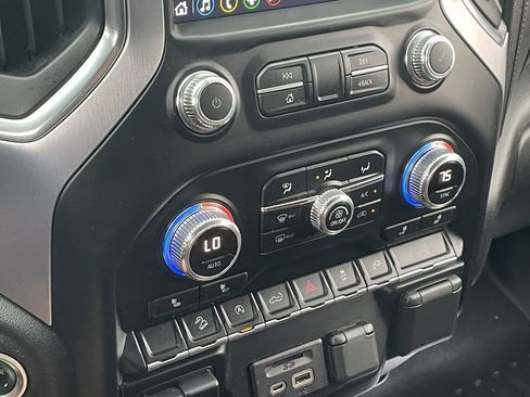 Used 2022 GMC Sierra 1500 SLT w/ X31 Off-Road Package image 6