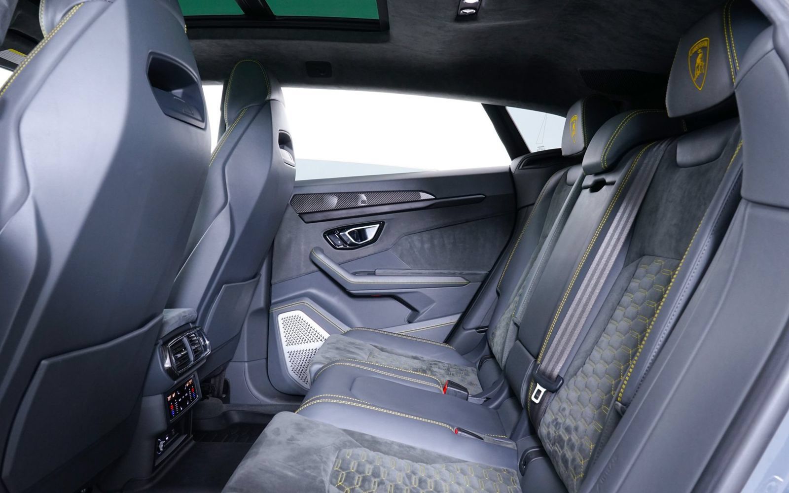 Used 2022 Lamborghini Urus AWD/4WD image 22