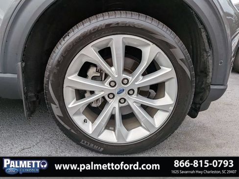 Used 2024 Ford Explorer Platinum w/ Technology Package AWD/4WD image 12