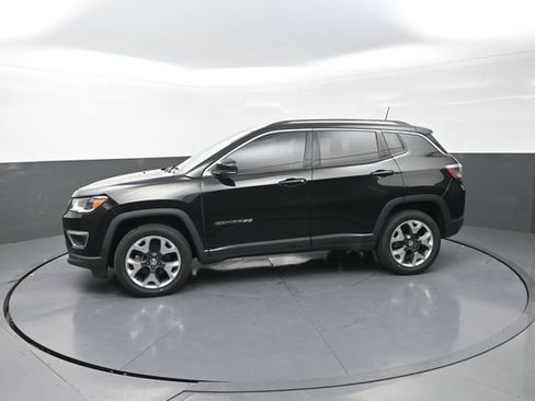 Used 2018 Jeep Compass Limited w/ Navigation Group AWD/4WD image 41
