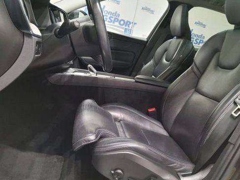 Used 2022 Volvo XC60 B5 Inscription w/ Advanced Package image 45