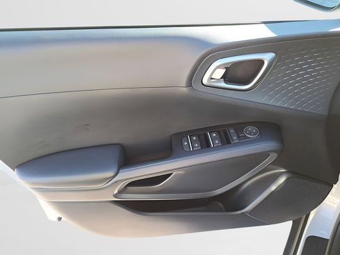 Used 2021 Kia Soul EX image 13