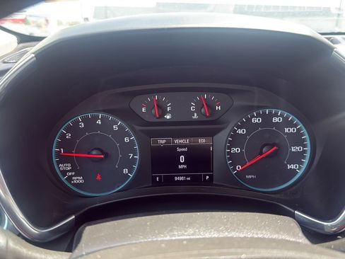 Used 2020 Chevrolet Equinox LS w/ LPO, Cargo Package AWD/4WD image 14