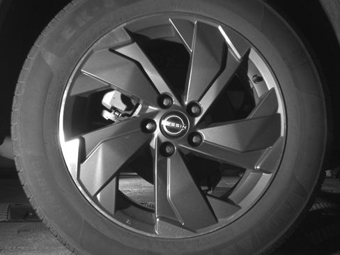 Used 2025 Nissan Rogue SV FWD image 15