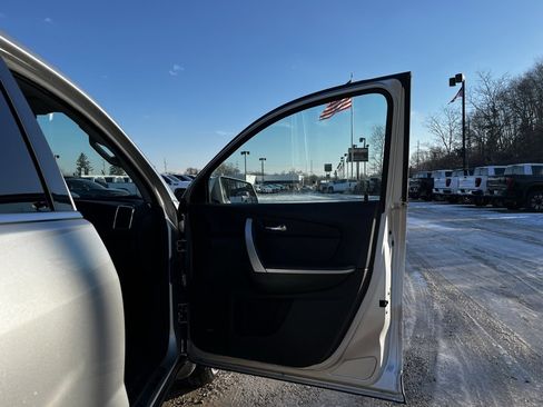 Used 2011 GMC Acadia SLT w/ Technology Package image 34