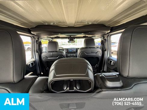 Used 2024 Jeep Wrangler Unlimited Sahara w/ Technology Group AWD/4WD image 22