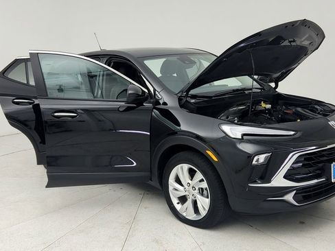 Certified 2025 Buick Encore GX Preferred FWD image 10