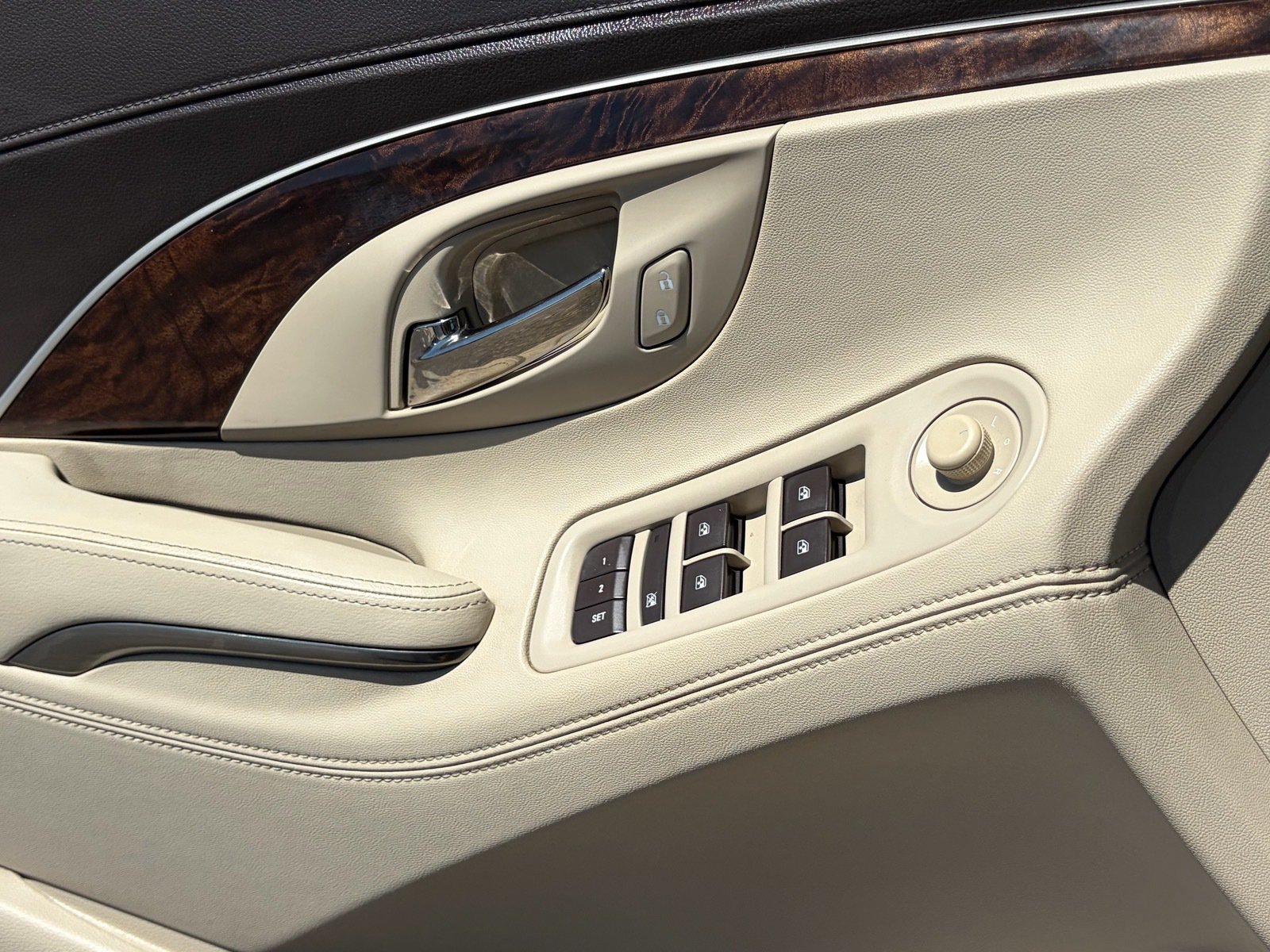 Used 2015 Buick LaCrosse Leather FWD image 28