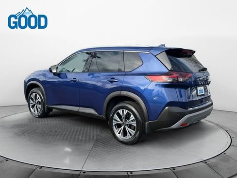 Used 2021 Nissan Rogue SV image 3
