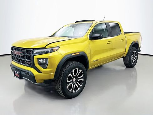 Used 2023 GMC Canyon AT4 w/ AT4 Premium Package AWD/4WD image 2