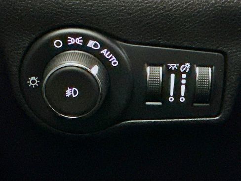 Used 2022 Jeep Compass Latitude image 10