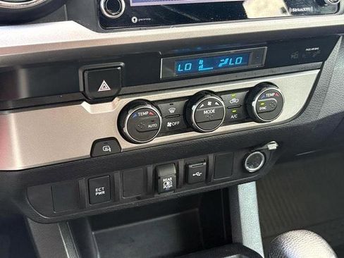 Used 2021 Toyota Tacoma SR5 w/ Trail Edition image 30