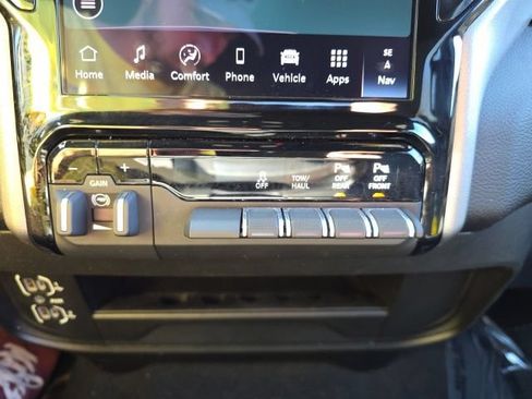 Certified 2025 RAM 2500 Big Horn AWD/4WD image 25