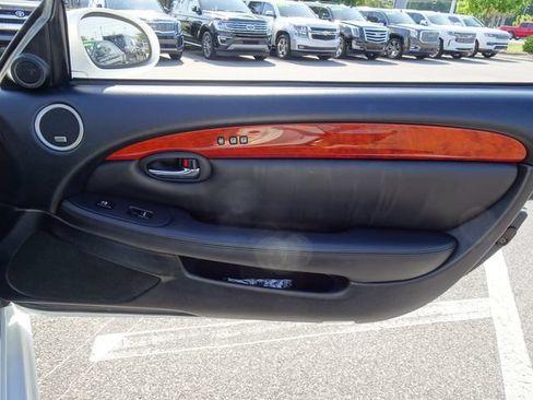 Used 2005 Lexus SC 430 Convertible RWD image 16
