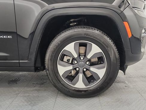 Used 2024 Jeep Grand Cherokee Limited 4xe AWD/4WD image 25