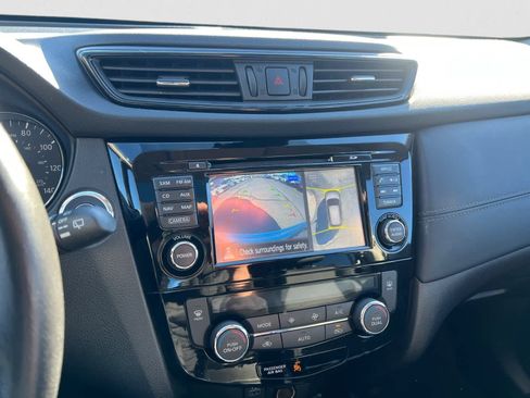 Used 2017 Nissan Rogue SL w/ SL Premium Package image 19