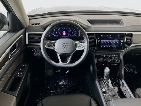 Used 2023 Volkswagen Atlas SE w/ Panoramic Sunroof Package AWD/4WD image 19