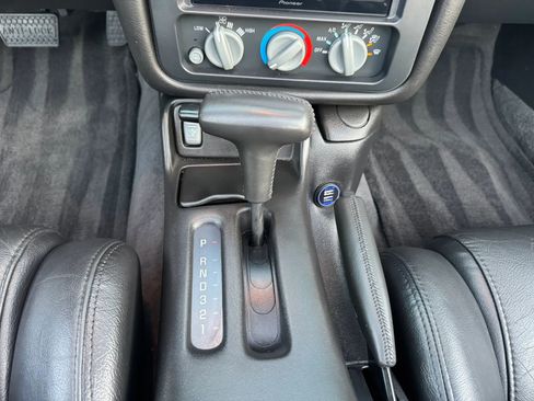 Used 2000 Pontiac Firebird Trans Am RWD image 40