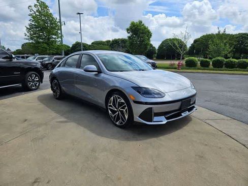 Used 2023 Hyundai Ioniq 6 SEL RWD image 3