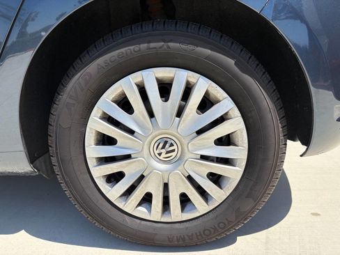 Used 2013 Volkswagen Golf 4-Door FWD image 28