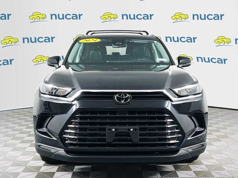 Used 2024 Toyota Grand Highlander XLE image 2