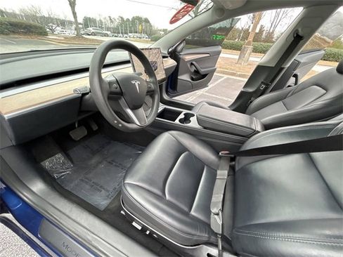 Used 2023 Tesla Model 3 Standard Range image 18