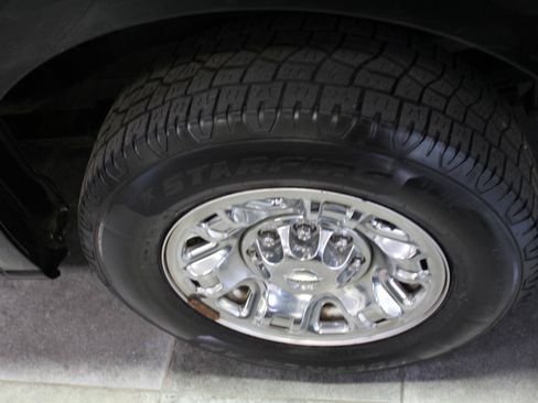 Used 2015 Nissan NV 3500 SL w/ Technology Package RWD image 34