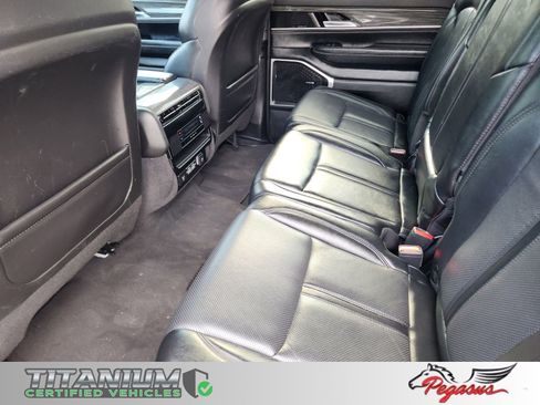 Used 2022 Jeep Wagoneer Series II image 32