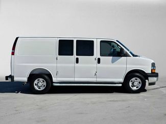 Used 2025 Chevrolet Express 2500 w/ Driver Convenience Package RWD video 2