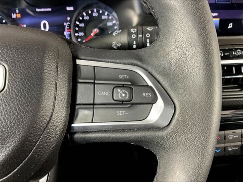 Used 2022 Jeep Compass Latitude AWD/4WD image 11