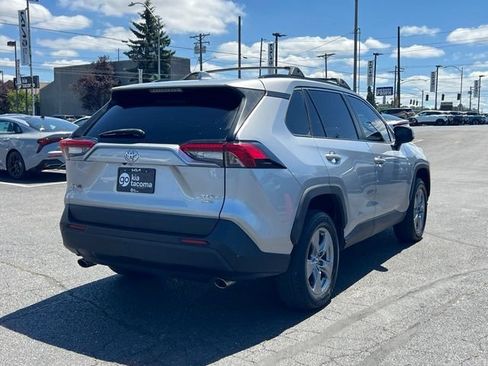 Used 2022 Toyota RAV4 XLE w/ Convenience Package AWD/4WD image 7