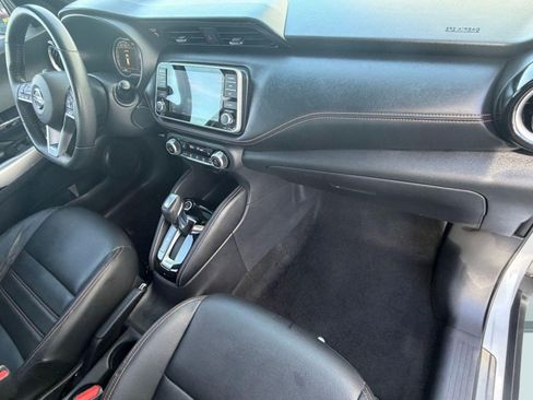 Used 2019 Nissan Kicks SR w/ SR Premium Package image 34