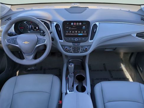 Used 2018 Chevrolet Malibu Premier w/ Driver Confidence Package image 13
