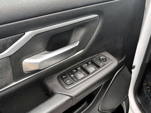 Used 2019 RAM 1500 Big Horn AWD/4WD image 18
