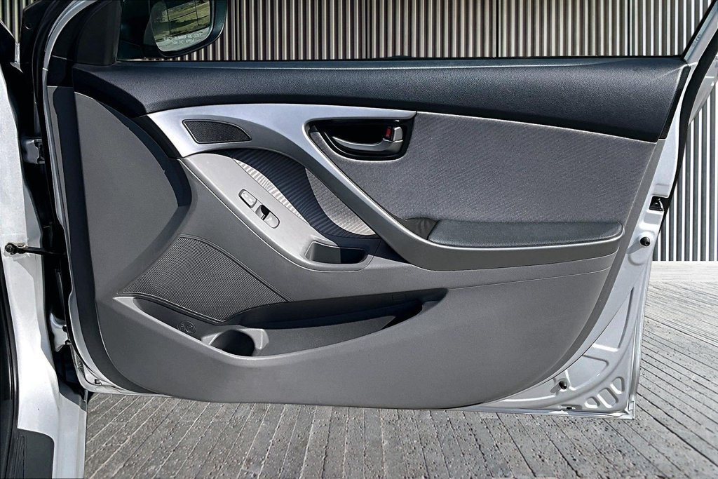 Used 2013 Hyundai Elantra GLS w/ Preferred Pkg FWD image 24