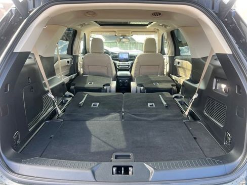 Certified 2022 Ford Explorer XLT w/ Equipment Group 202A image 30