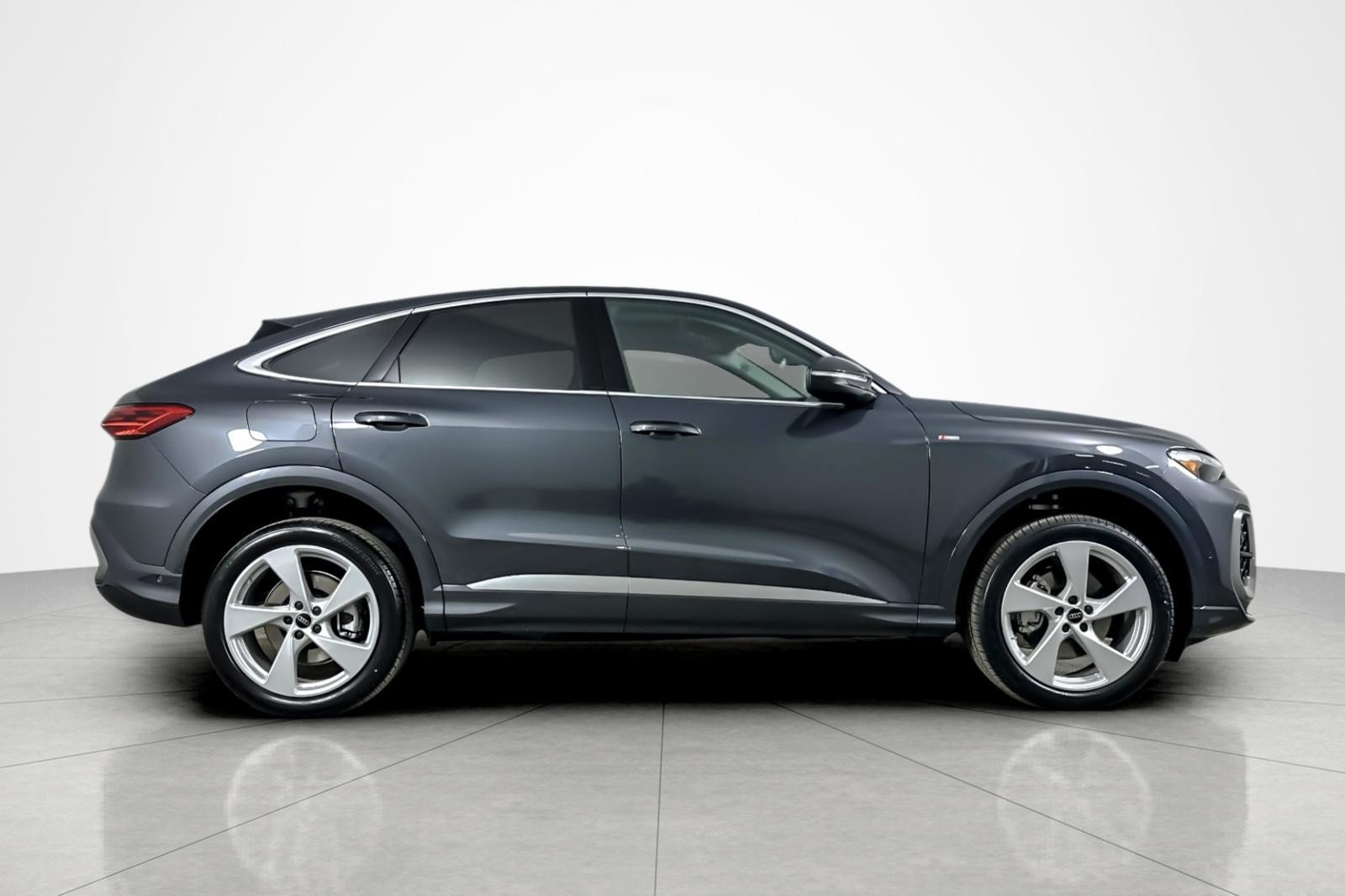 New 2026 Audi Q5 Premium Plus AWD/4WD image 7
