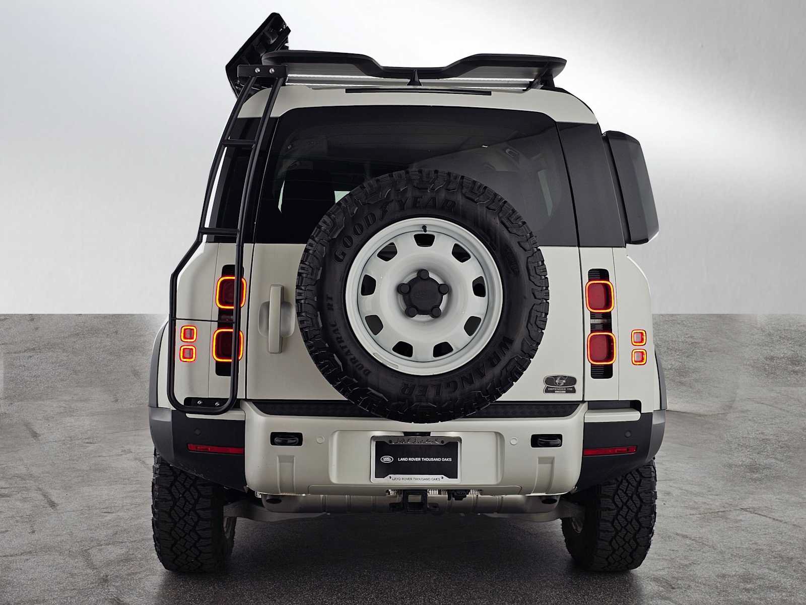 New 2024 Land Rover Defender 110 S AWD/4WD image 4