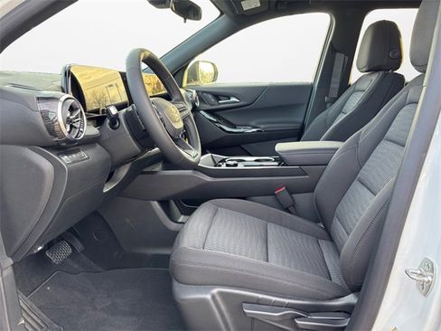 New 2026 Chevrolet Equinox LT image 9