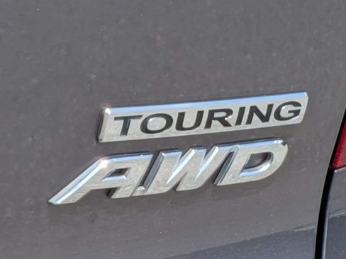 Used 2018 Honda Pilot Touring image 13